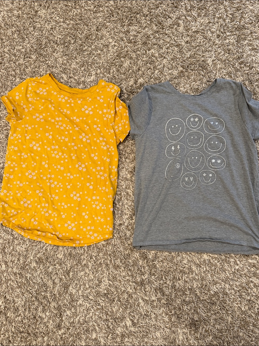 Cat and Jack T Shirts size L